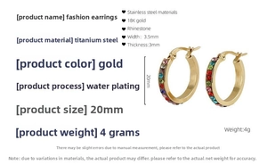 Specifiche di dimensioni e finitura in oro 18K degli orecchini a cerchio con cristalli