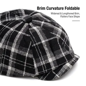Cappello newsboy classico a scacchi bianchi e neri con tesa larga regolabile