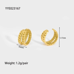 Detail showing 18K gold double-layer ear cuff dimensions 1.17cm x 0.6cm and 1.2g weight