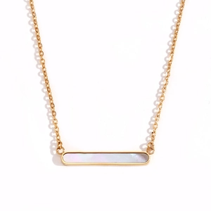 Collier minimaliste en acier inoxydable plaqué or 18K avec pendentif rectangulaire en nacre
