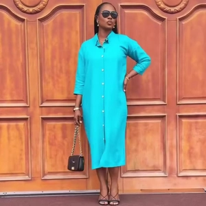 Elegante abito a camicia verde acqua midi con maniche lunghe e bottoni frontali donna
