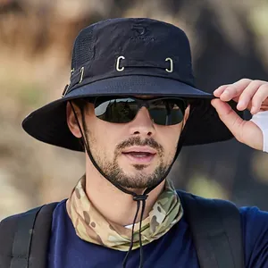 Schwarzer Outdoor Sonnenhut mit breiter Krempe, atmungsaktivem Mesh und Kinnriemen
