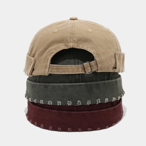 Bonnet Miki en toile lavée rétro avec bords effilochés et boucle réglable en métal