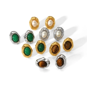 Ensemble de boucles d'oreilles vintage en acier plaqué or 18 carats avec pierres naturelles