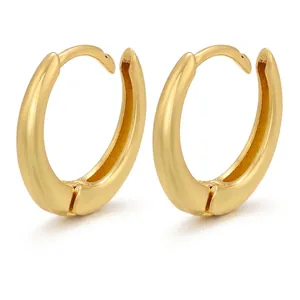 Polierte goldene Messing-Creolen 15mm x 17mm mit sicherem Verschluss für Damen