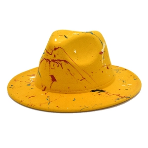Chapeau Fedora jaune en feutre avec graffitis de peinture et large bord pour adulte