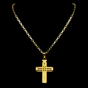 Collier avec pendentif croix en acier inoxydable doré poli sur fond noir élégant