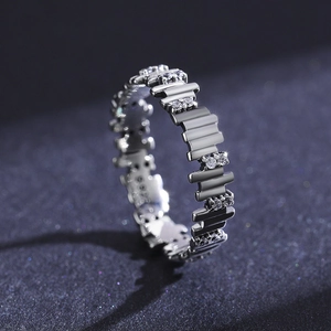 925 silver geometric maze ring with sparkling cubic zirconia and polished finish