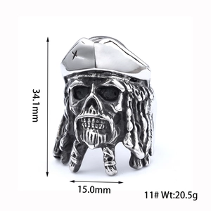 Detail showing vintage pirate skull ring dimensions 34.1mm height and size 11 specs