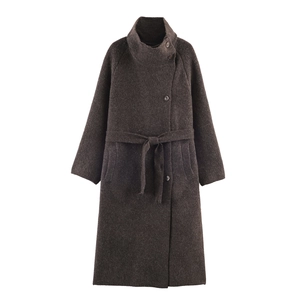 Manteau long classique en laine marron foncé pour femmes avec ceinture et col à revers
