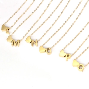 Collane personalizzate con cuore 3D in oro e pendenti con iniziali dell'alfabeto unici