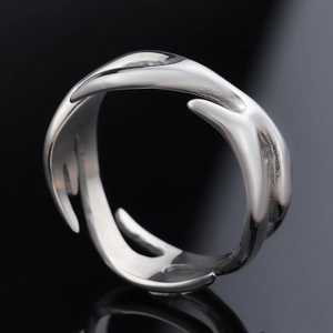 Punk style flame totem stainless steel ring with minimalist silver overlapping design