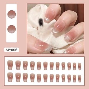 Set unghie finte occhio di gatto rosa con glitter argento e sfumatura stile ballerina