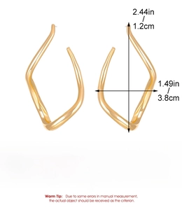 Detail showing dimensions of golden irregular wave alloy earrings with size specifications