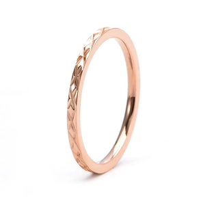 1.5mm 18K rose gold titanium steel ring with elegant cross diamond pattern engraving