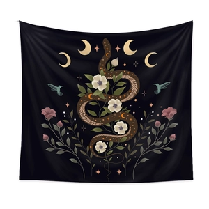 Böhmischer schwarzer Wandteppich mit Mondphasen Schlange und Blumen-Illustration