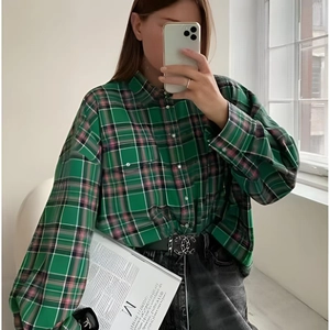 Chemise à carreaux verte pour femme en flanelle, coupe ample à manches longues et poche