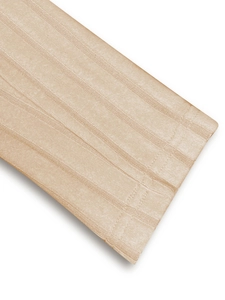 Vista macro del tessuto a maglia a coste beige chiaro con trama morbida e fitta