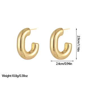 Detailed size chart for hollow G-shaped earrings with measurements in cm and inches