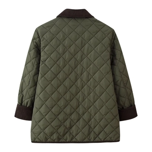 Veste matelassée vert armée avec col en velours côtelé et vue de l'arrière