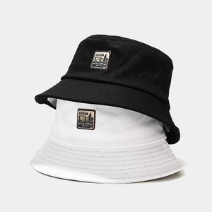 Chapeaux bobs rétro en toile pour hommes noir et blanc avec écusson vintage denim