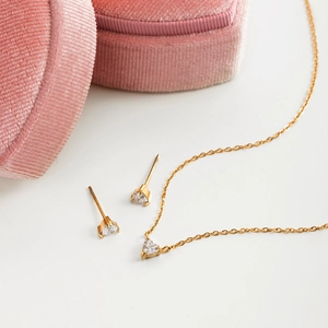 Set di gioielli in acciaio inossidabile 18K con collana e orecchini a cuore in zircone bianco