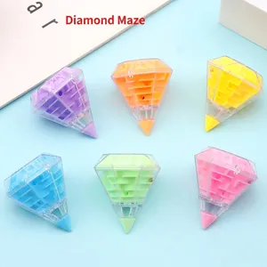 Puzzles labyrinthes en forme de diamant aux tons macarons avec billes d'acier internes