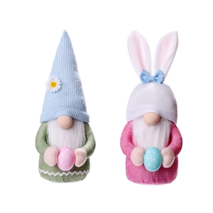 Lot de nains de Pâques avec oreilles de lapin et œufs colorés pour décoration de maison