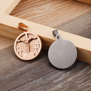 Hip hop stainless steel cross pendant necklace in rose gold and silver finish