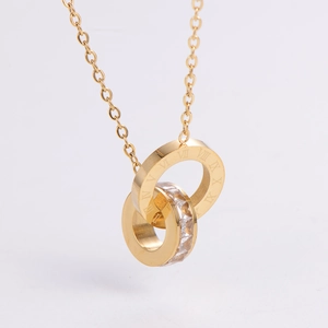 Collier pendentif double anneau en or 18 carats avec chiffres romains et cristaux