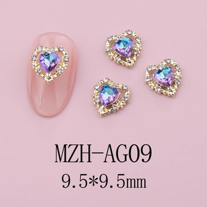 Macro detail of 9.5x9.5mm heart-shaped purple glass nail charm with gold base
