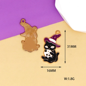 Detailed view of Halloween black cat enamel pendant with 31mm height and 16mm width dimensions