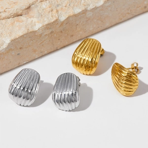 Boucles d'oreilles modernes en acier inoxydable doré et argenté avec motif côtelé