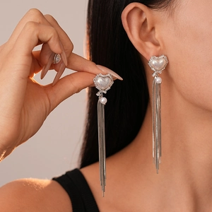 Elegant heart pearl tassel earrings with silver needle in high-quality gold plating