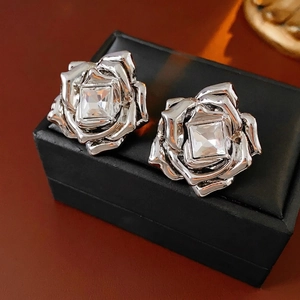Boucles d'oreilles rose en argent avec cristal carré et style vintage de luxe