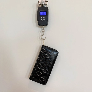 Modische schwarze Damen-Clutch-Geldbörse mit Silbernieten und großem Fassungsvermögen
