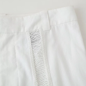 Pantalon blanc pour femme avec dentelle ajourée et texture en coton et lin mélangés