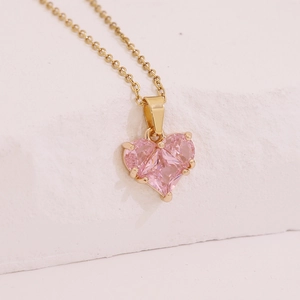 Collier avec pendentif cœur en zircon rose et chaîne dorée bijoux pour femme