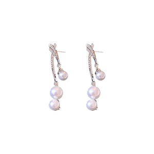 Boucles d'oreilles pendantes argentées avec perles artificielles et oxydes de zirconium