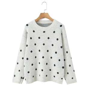 Maglione in maglia bianco crema a pois neri con girocollo e vestibilità ampia e chic