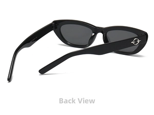Detailansicht der schwarzen Cat-Eye-Sonnenbrille mit Sternlogo und Größe 5457 54-15-147