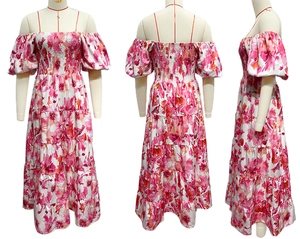 Vista tripla dell'abito maxi rosa a fiori con spalle scoperte, maniche a sbuffo e gonna a balze
