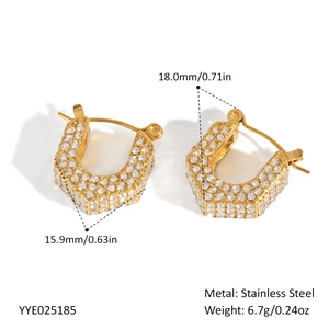 Detail view of 18K gold plated U-shaped earrings with size specs and metal weight