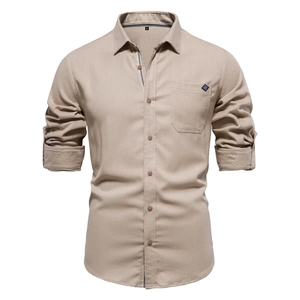 Chemise homme en coton kaki à manches longues avec col rabattu et broderie élégante
