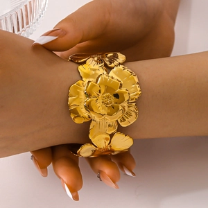 Chic 18K gold plated stainless steel oversized flower open cuff bracelet for women