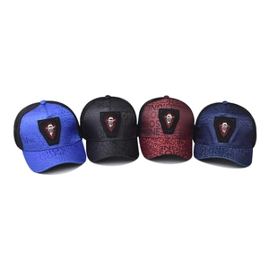 Casquettes de baseball graffiti rétro avec écusson crâne et filet en quatre couleurs