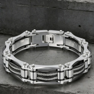 Bracelet pour homme en acier inoxydable style industriel avec silicone noir et câble d'acier