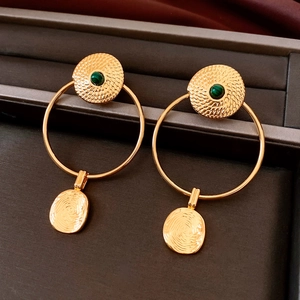 Détails de boucles d'oreilles vintage dorées avec pierre malachite et pendentifs circulaires