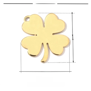 Detailed view of gold clover pendant parameters with 16mm x 13mm size and 1g weight info