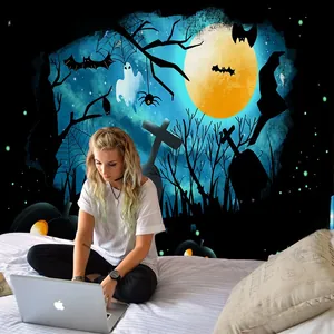Halloween wandkleed detail met volle maan, vleermuizen en Happy Halloween tekst